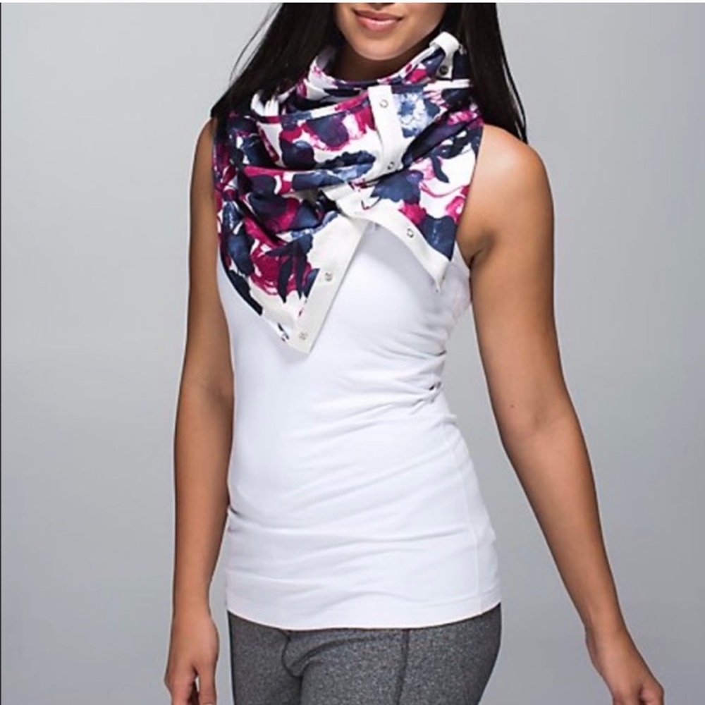 🍋Lululemon🍋 Vinyasa Scarf Floral Bumble Berry